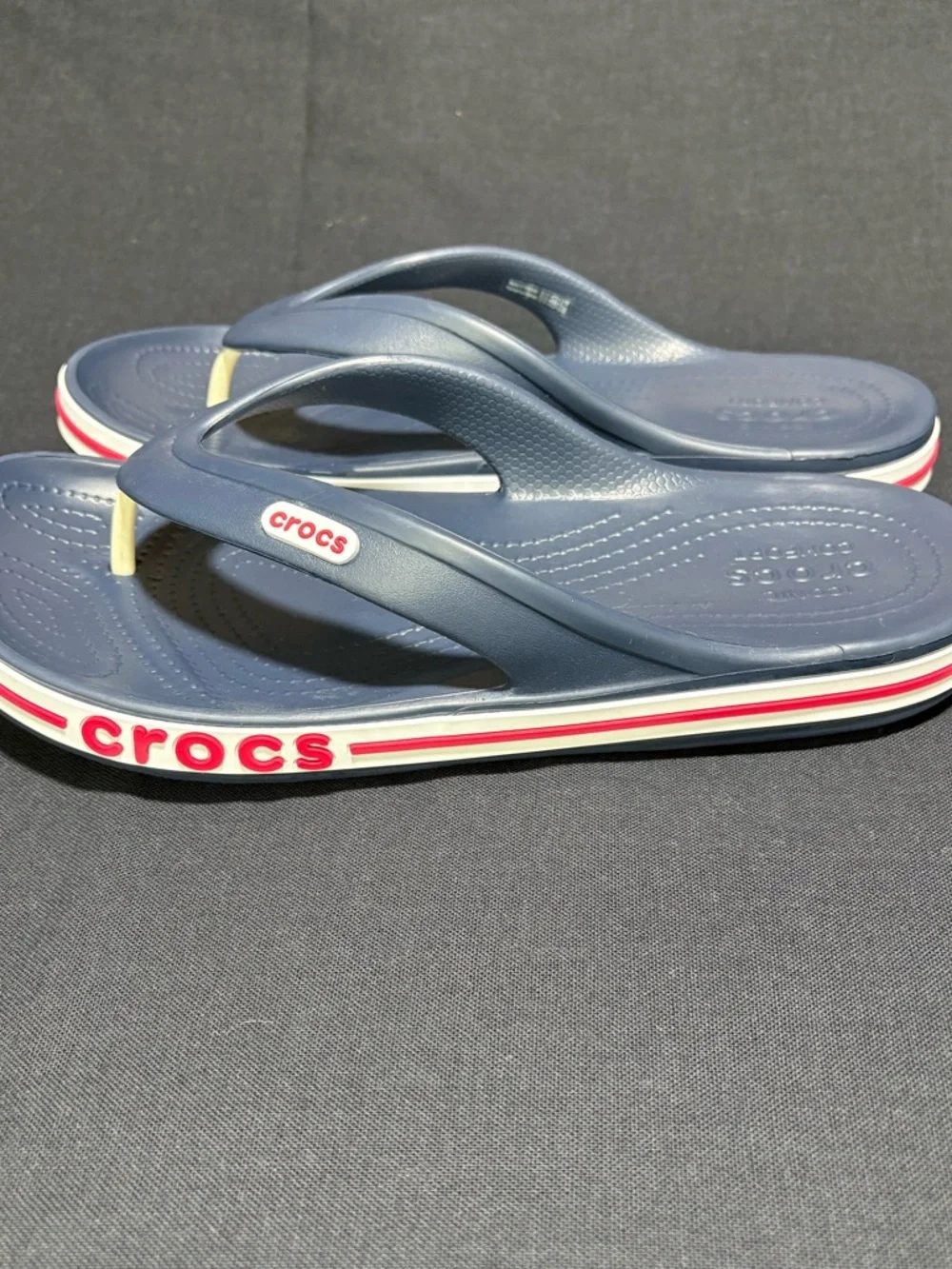 CROCS Unisex Red, White & Blue Bayaband Flip Flops Men’s Size 10